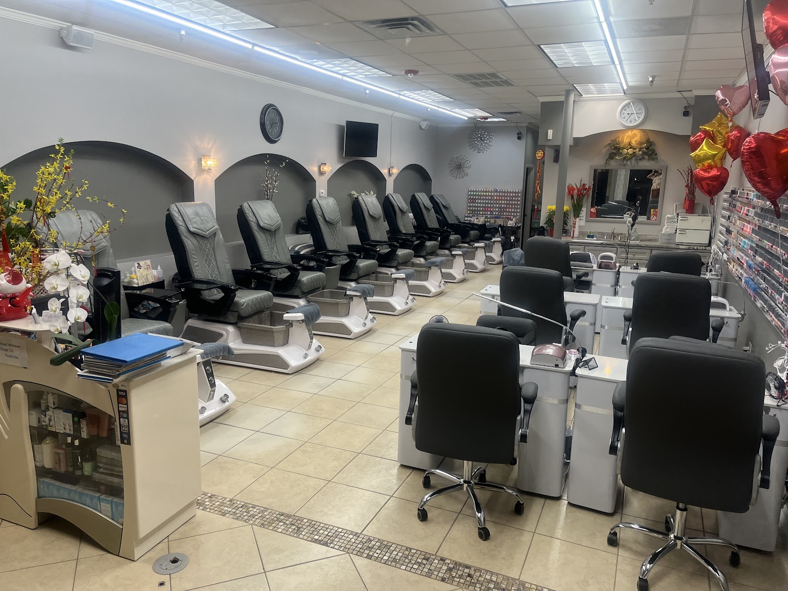 Iris Nails & Spa salon